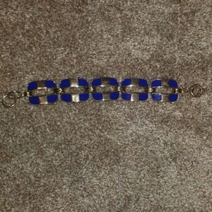 SALE 😍 4/$15 Blue/Gold tone clasp bracelet - EUC